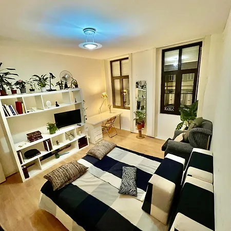 Tw Place Homestay Porto